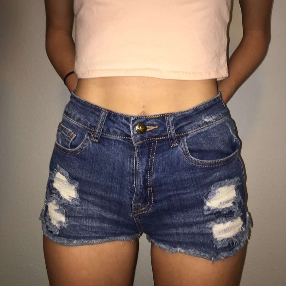 Shorts - Picture 3 of 5